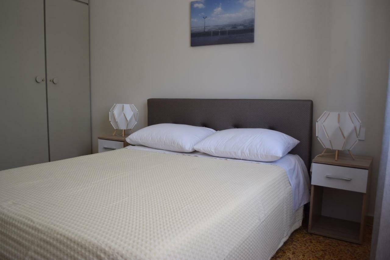 Modern Apartment With Garden Kíssamos Dış mekan fotoğraf
